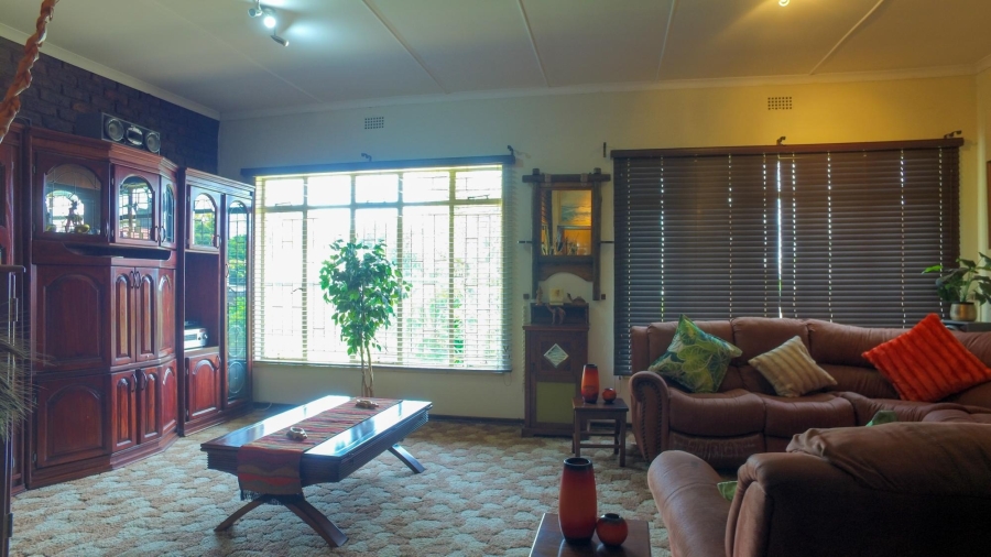 4 Bedroom Property for Sale in Safari Gardens North West